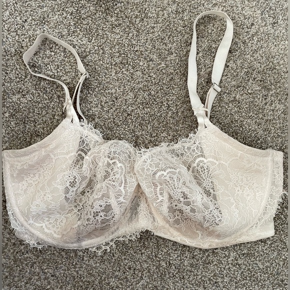 ✨Set of 3 ✨ Victoria Secret Bras - Picture 3 of 4